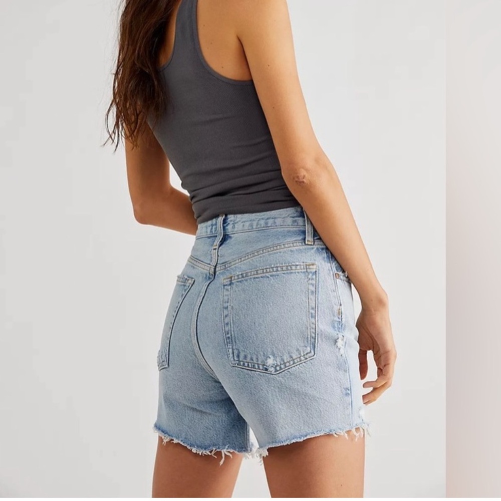 Agolde Riley Shorts in Groove - Picture 2 of 5